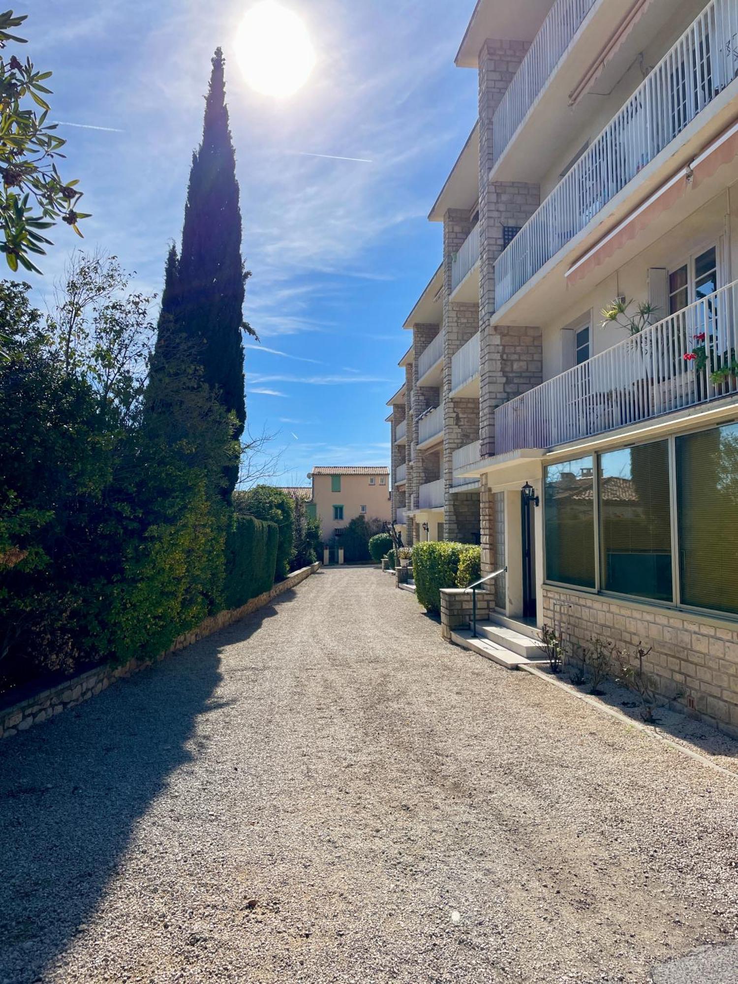 شقة Au Coeur Et Au Calme De Bandol, Parking Et Climatisation المظهر الخارجي الصورة